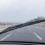 Autowischer und Weisheiten für Regentage Scheibenwischer